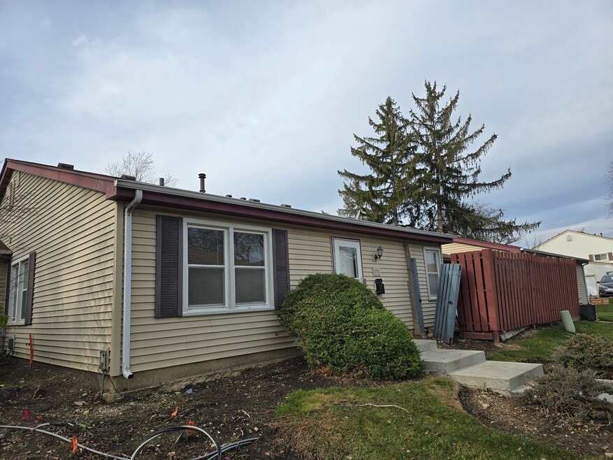 1751 Queensbury Cir, Hoffman Estates, IL 60169 - photo 1