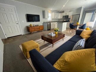 15811 Croatia Dr, Clinton Township, MI 48038