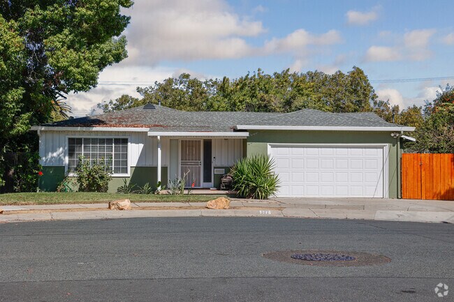 Mid century modern homes are plentiful in Old Town.