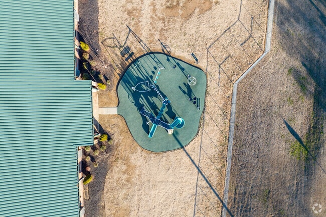 Adairsville Elementary School has a 15 to 1 student-teacher ratio.