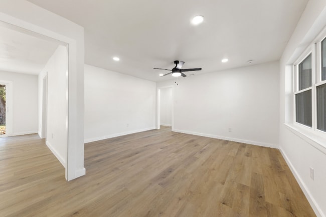 608 Blueberry Blvd, Dallas, TX 75217 - photo 3