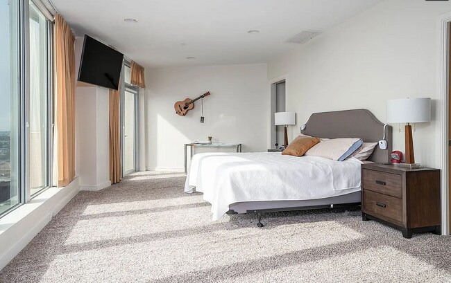 Founders Tower unit 81, Oklahoma City, OK 73112 - photo 5