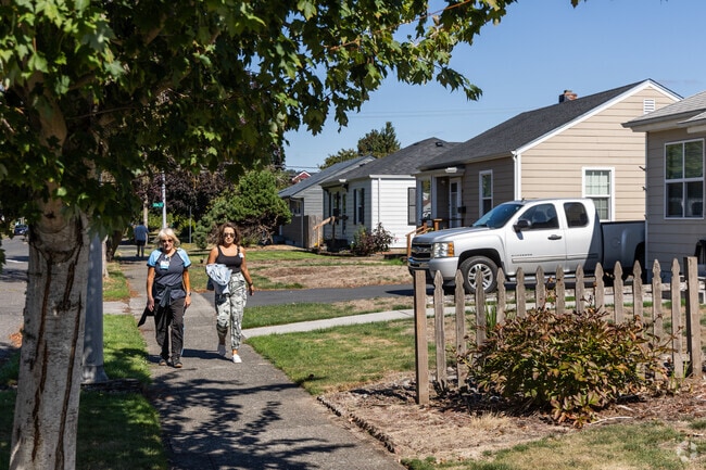 New West Side is one of Longview's most walkable neighborhoods.