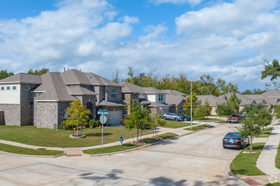 Neighborhood_Clute_V2_022124