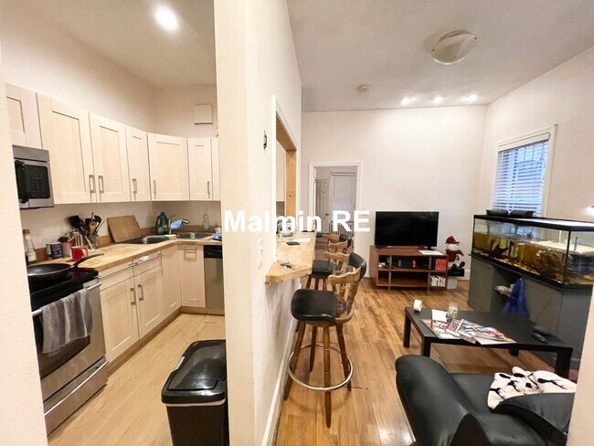 860 Huntington Ave unit 2, Boston, MA 02115 - photo 4