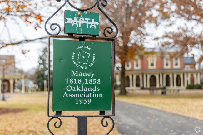 The Oaklands Mansion was built in 1818 in Murfreesboro, TN.