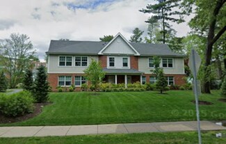 302 Ellery Ct Unit 1, Chestnut Hill, MA 02467