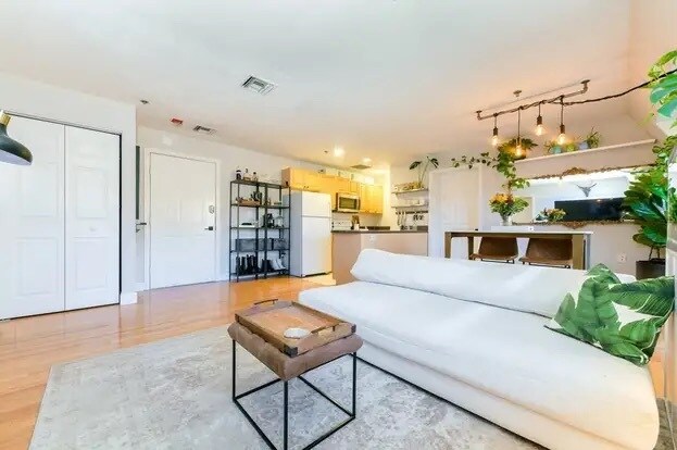 332 Jamaicaway unit 404, Jamaica Plain, MA 02130 - photo 5