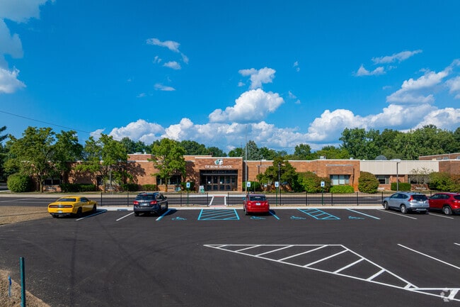 Concord Ox-Bow Elementary School has 429 students.