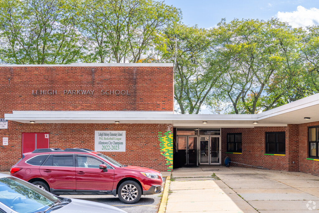 Lehigh Parkway Elementary School serves 288 students.
