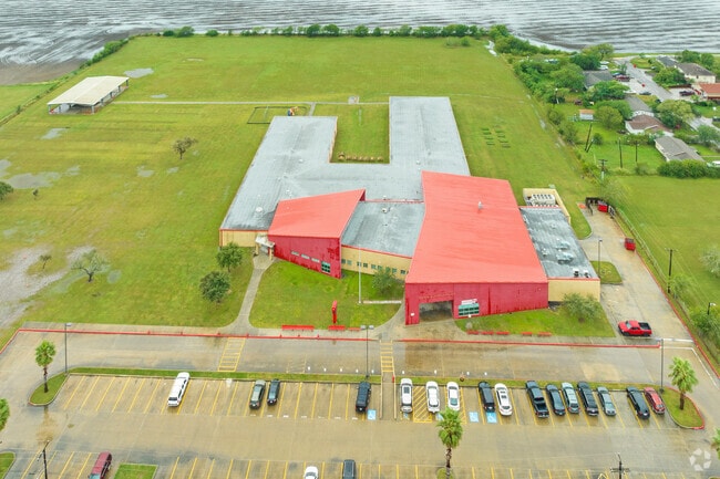 The school has a student-teacher ratio of 19:1 at Lotspeich Elementary School.