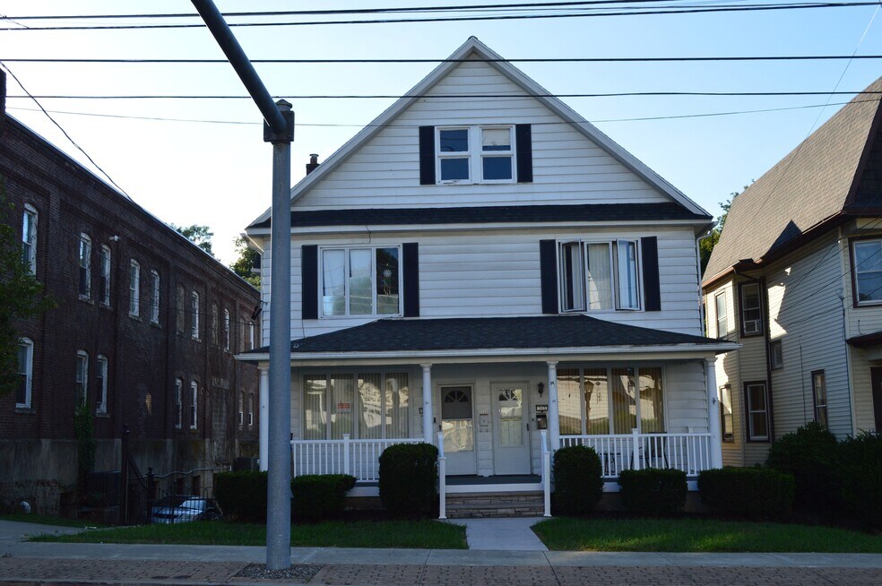 245 S Main St unit A, Pittston, PA 18640 - photo 1