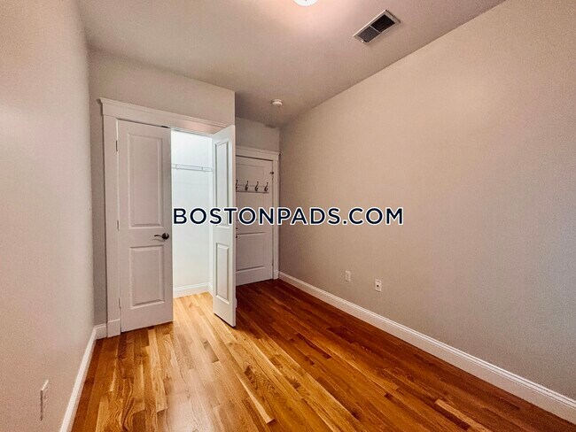 799 E 4th St, Boston, MA 02127 - photo 6