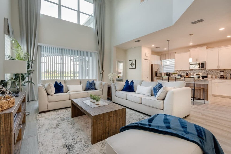 4801 Kings Castle Cir unit ID1280780P, Kissimmee, FL 34746 - photo 1