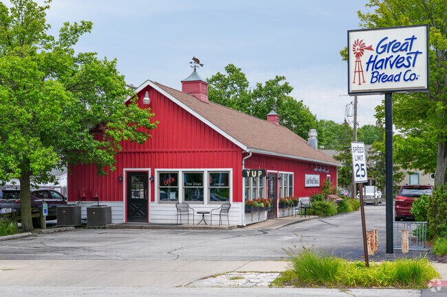 Great Harvest Bread Co offers freshly made bread and many other sweet treats.