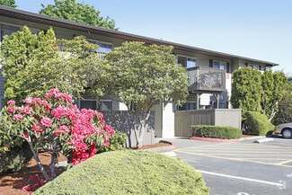 10825 SE Kent Kangley Rd, Kent, WA 98030