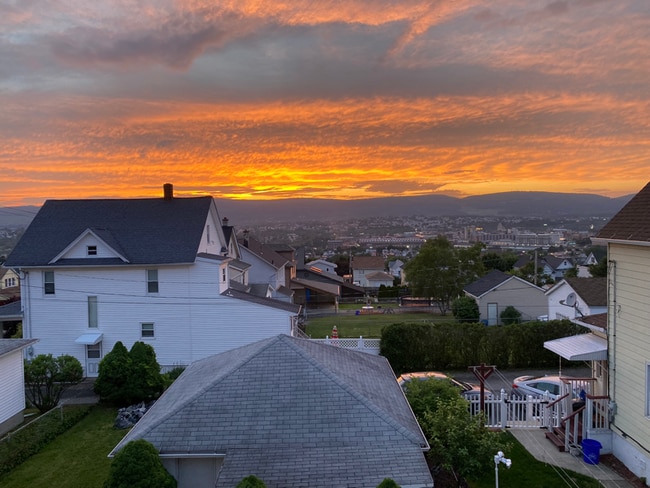 330 Stafford Ave unit Upper, Scranton, PA 18505 - photo 2