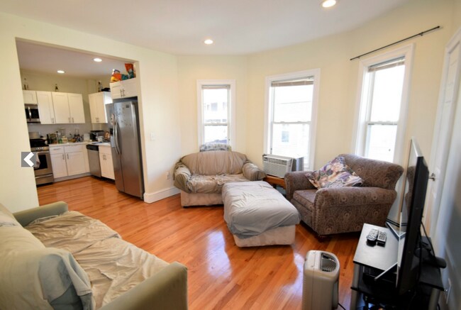 11 Winter Hill Rd unit 1, Medford, MA 02155 - photo 2