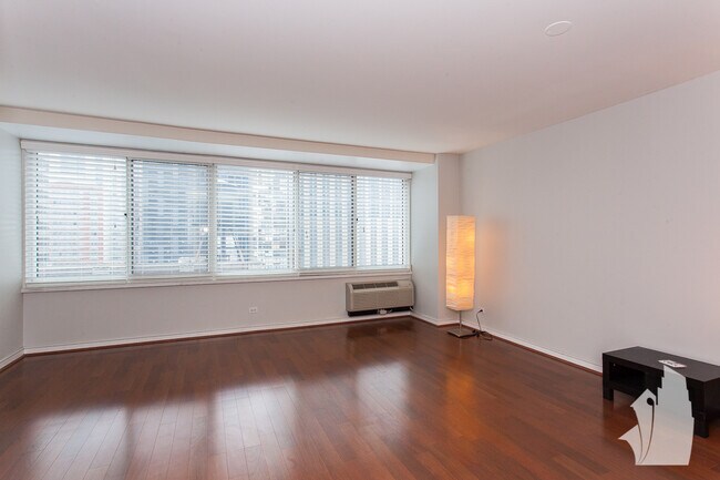 Grand Ohio Condominiums unit 618, Chicago, IL 60611 - photo 4