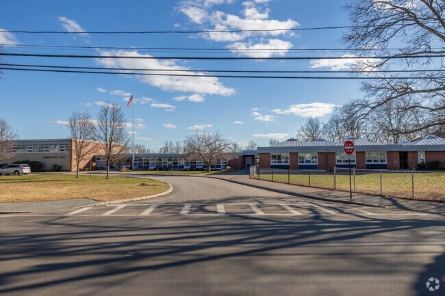 Beechwood Knoll Elementary School in Quincy has ample parking.