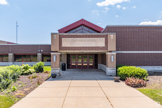 Channahon Junior High School is a public school located in Channahon, IL.