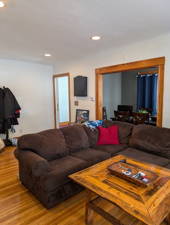 27 S Crescent Circuit Crescent unit A, Boston, MA 02135 - photo 7