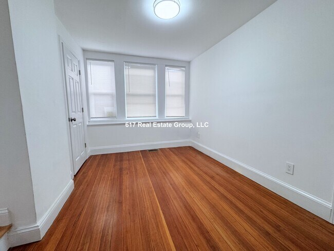 340 Market St unit 1, Brighton, MA 02135 - photo 4