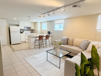 125 S Leavitt St Unit B, Chicago, IL 60612