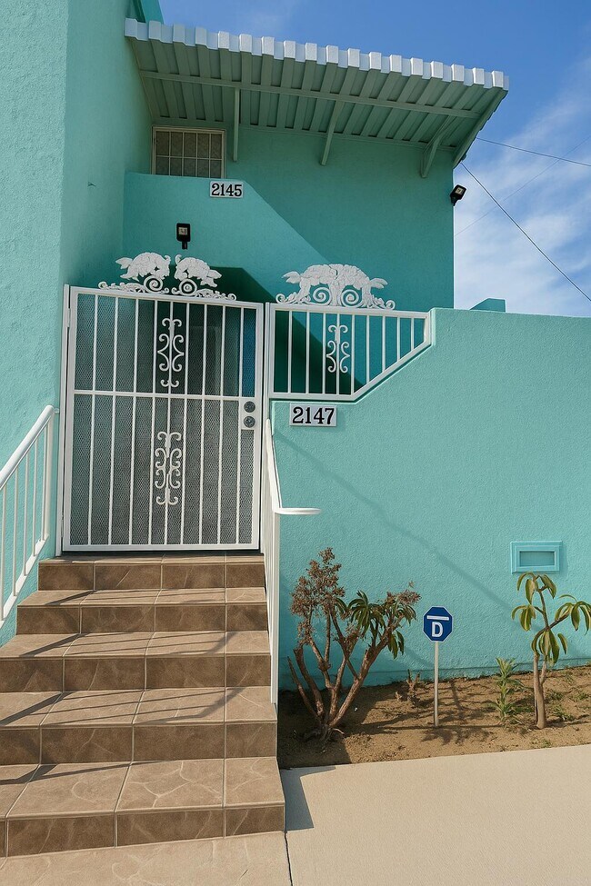 2147 W 104th St, Los Angeles, CA 90047
