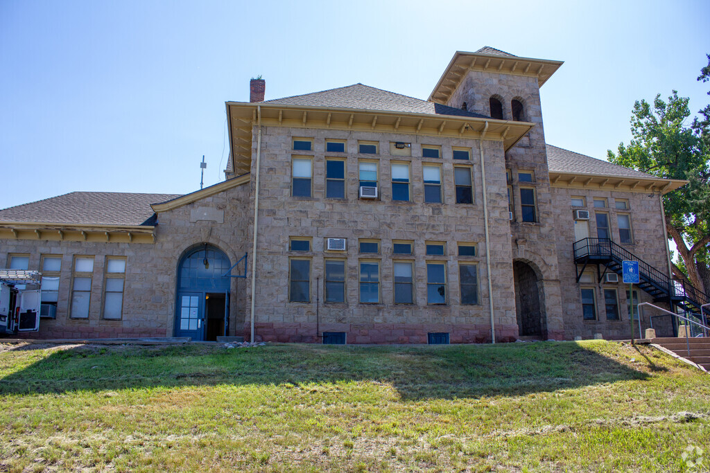 Cloverleaf Home Education building in Castle Rock.