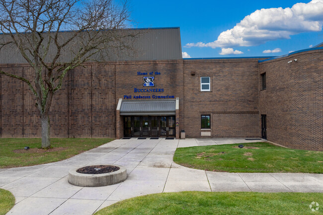 Xenia High School has a student to teacher ratio of 21 to 1.
