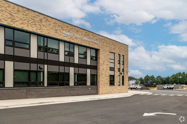 Frost Middle School has a dedicated and experienced faculty in Fairfax.