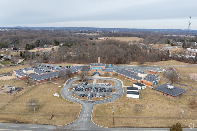 Hickory Elementary School has 657 students.
