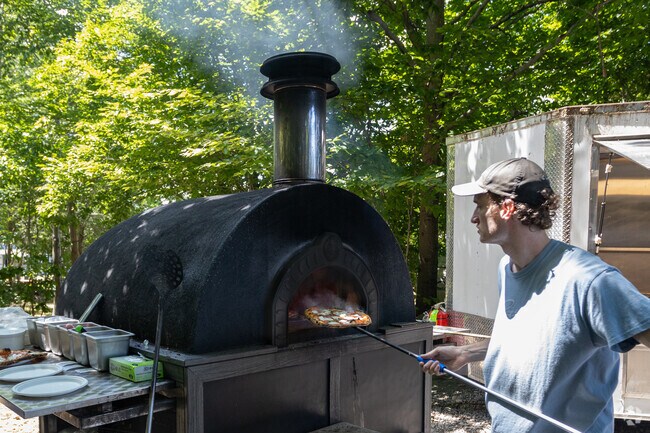 II Leone serves up wood fired pizza on Peaks Island.