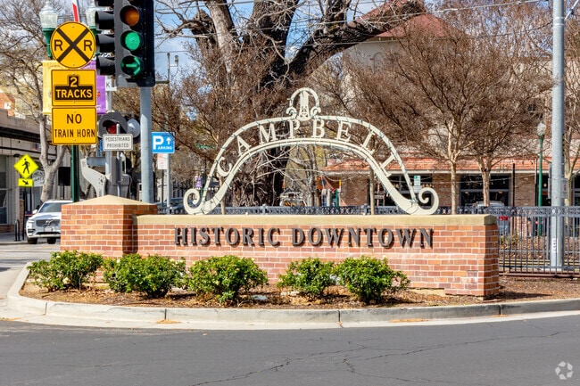 The Historic Downtown sign in Downtown Campbell.