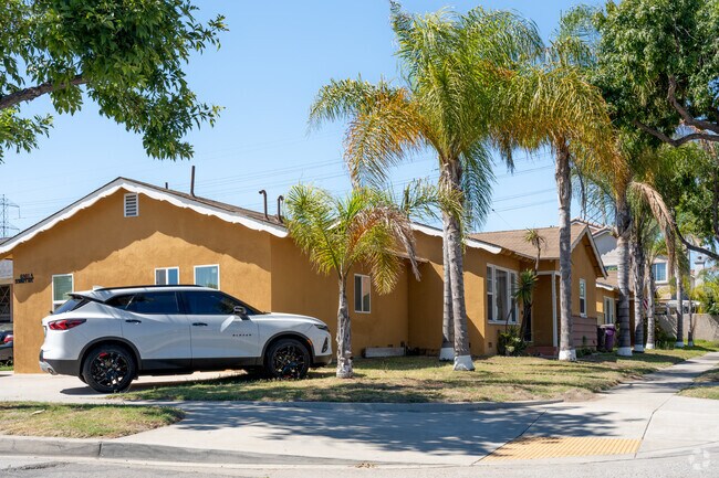 Tree-lined streets complement small-lot living in Mc Kinley.