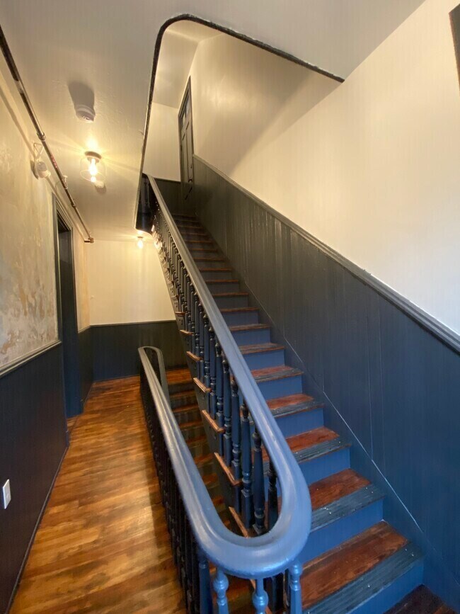 1928 Colerain Ave unit 5, Cincinnati, OH 45214 - photo 4