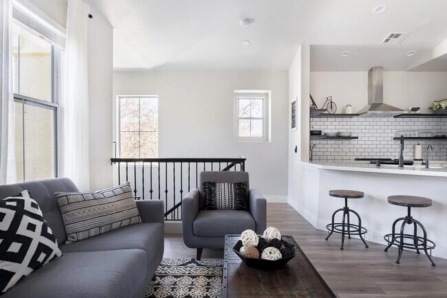 156 W Laurel Ct, Gilbert, AZ 85233 - photo 5