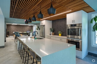 2001 Sugar Maple Ln, Elkhart, IN 46514