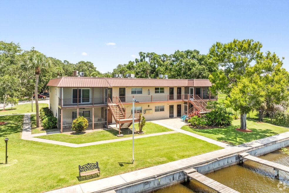 Taylor Creek Condominiums