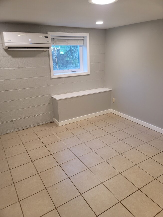 327 S Hocker Ave unit R, Independence, MO 64050 - photo 7