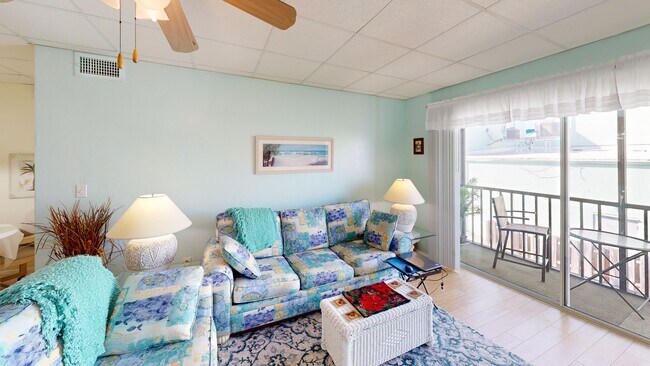 175 55th Ave unit 204, Saint Pete Beach, FL 33706 - photo 2