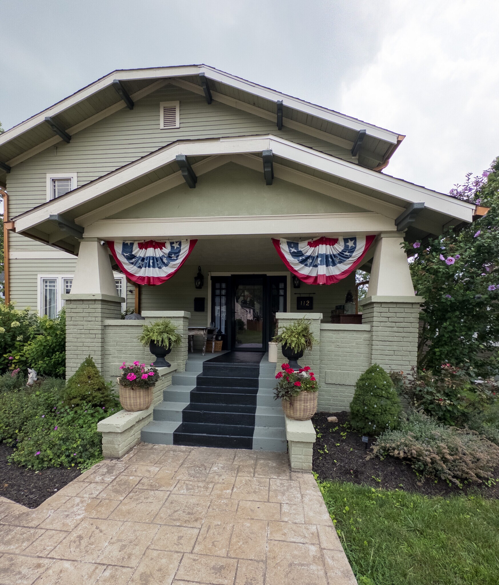 Front of home apt