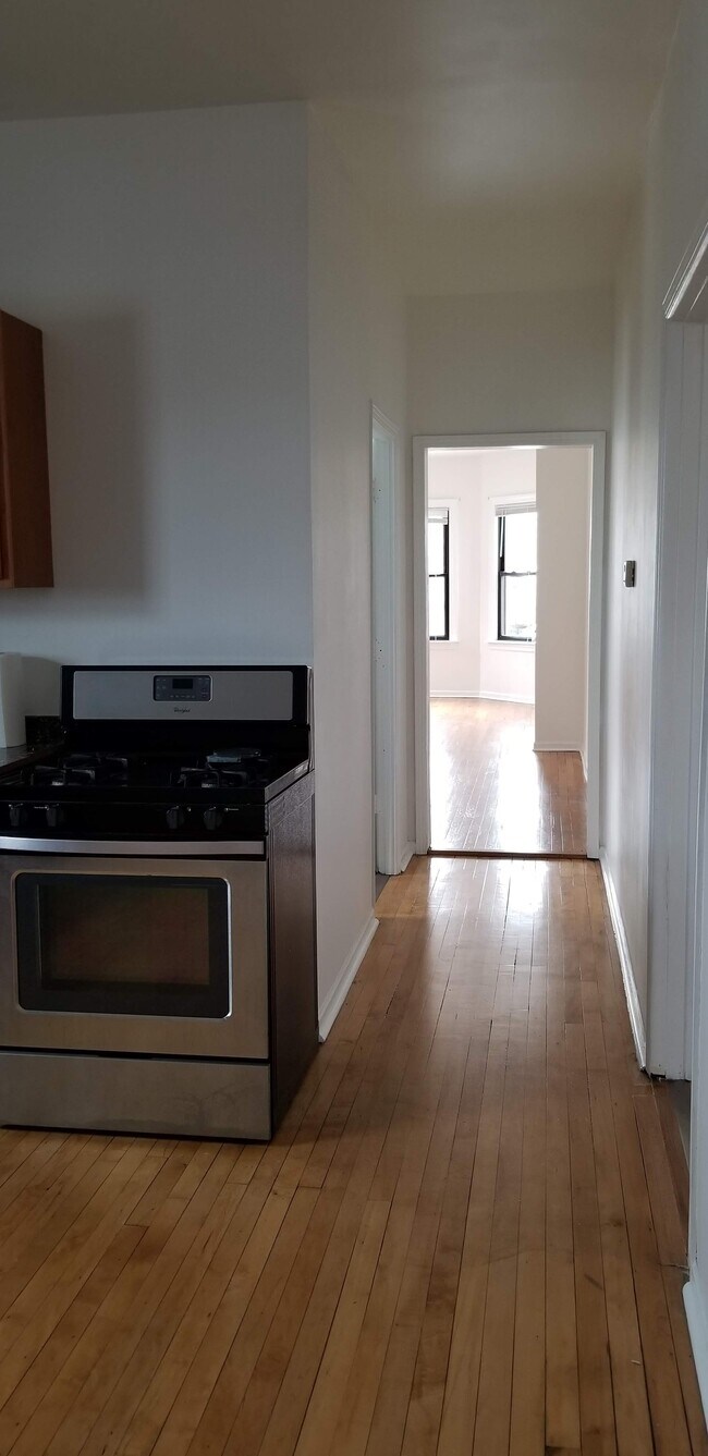 4417 N Keokuk Ave unit 1st floor, Chicago, IL 60630 - photo 4