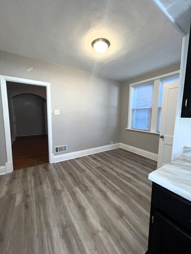 5243 Bancroft Ave unit 1W, Saint Louis, MO 63109 - photo 4