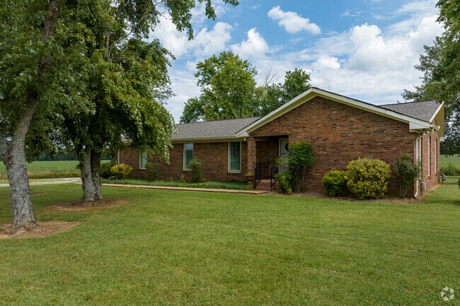 Ranch style homes were the most common for the older parts of Hazel Green near Huntsville.