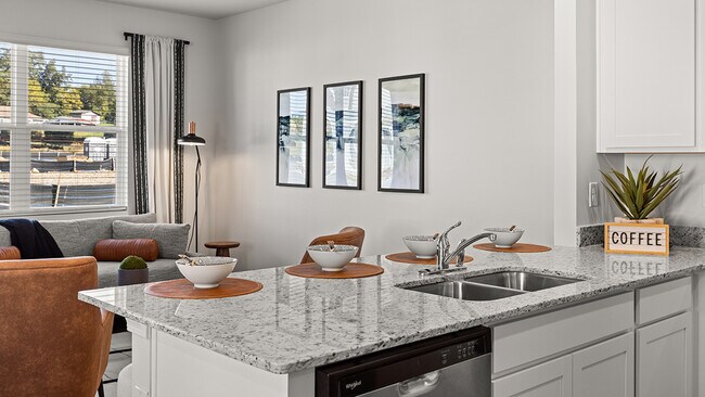 1005 N 2nd Ave NW unit 8, Rome, GA 30165 - photo 4