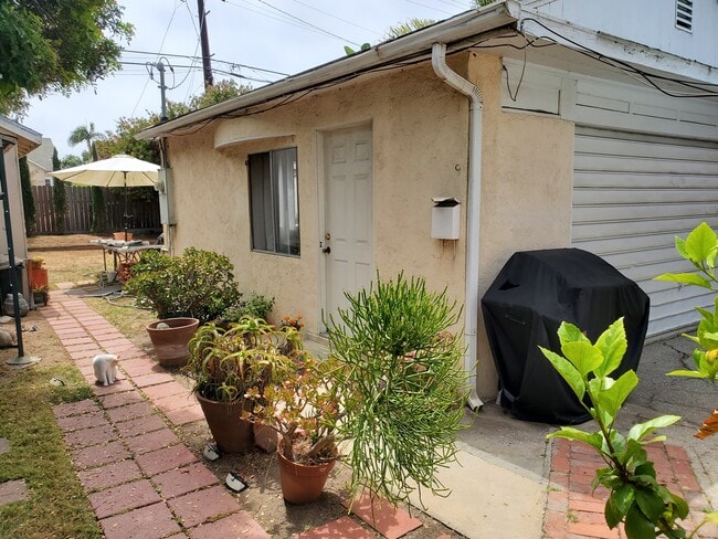 2418 32nd St unit Guest House, Santa Monica, CA 90405 - photo 2