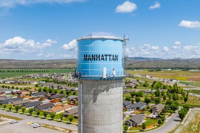 Gallatin River Ranch is just minutes from the town of Manhattan where folks can shop and dine.