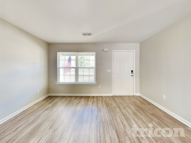 747 Markham Cir, Moore, SC 29369 - photo 4